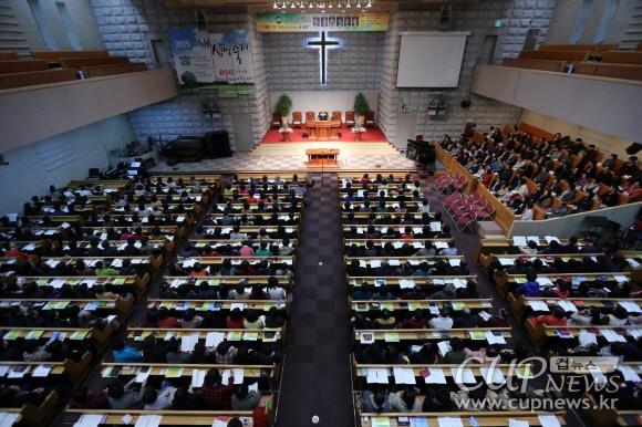 크기변환_지난 3월26일 꿈의숲교회 전도컨퍼런스 사진이다.JPG
