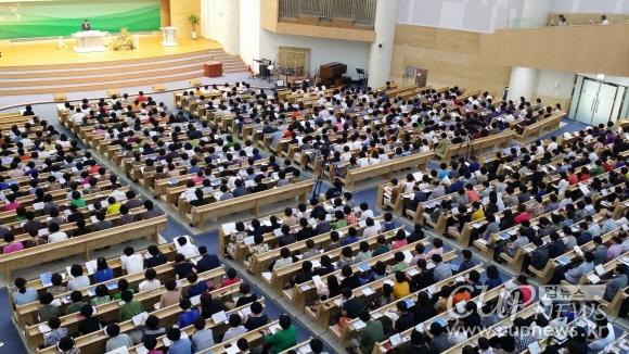 크기변환_부흥한국 25차 전도컨퍼런스 포도원교회(부산)에서 2000여명 이상 모여 성황리에 진행되다1.jpg